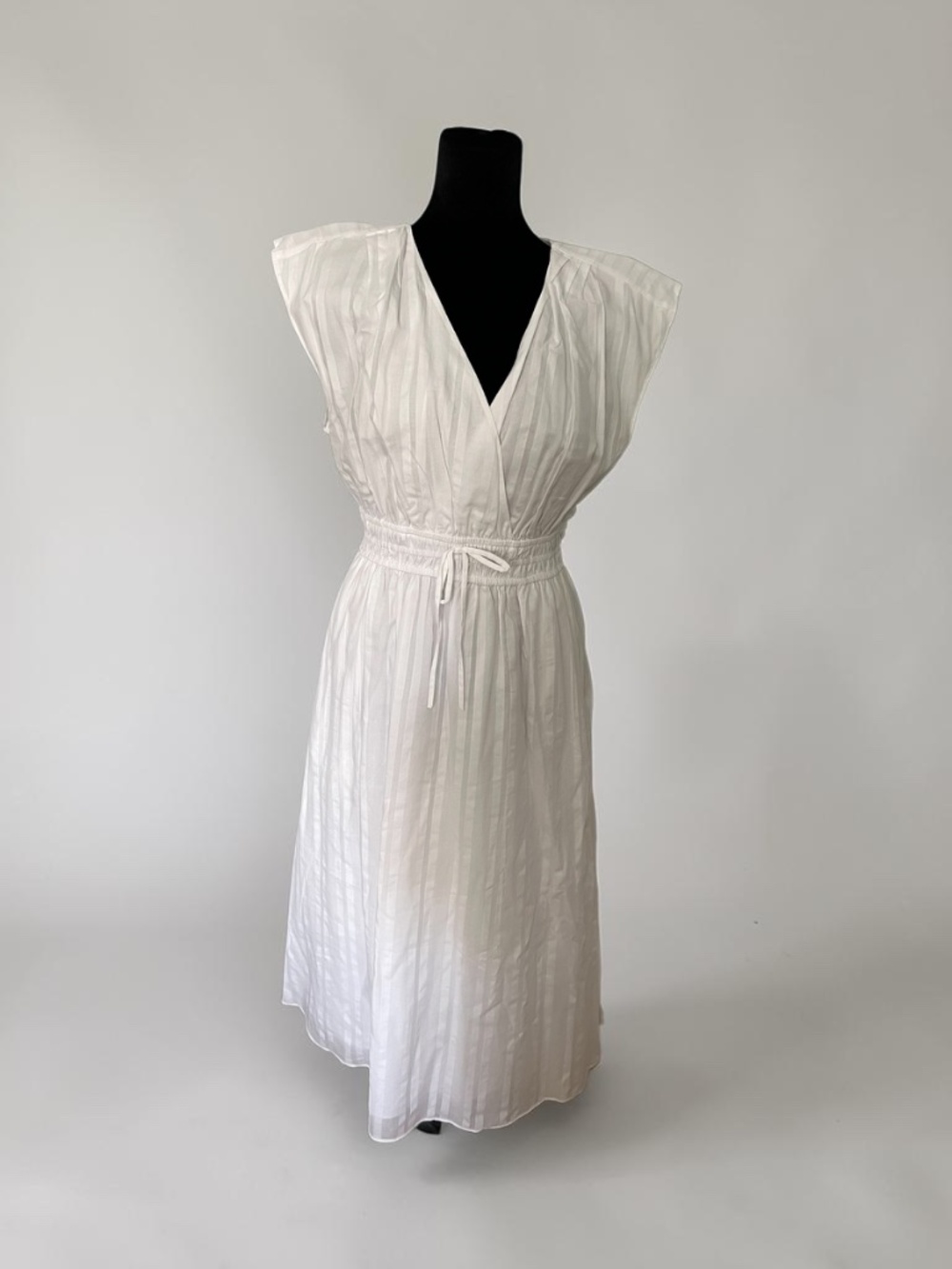 Talbots Beautiful White dress 8p like new - Picture 2 of 6